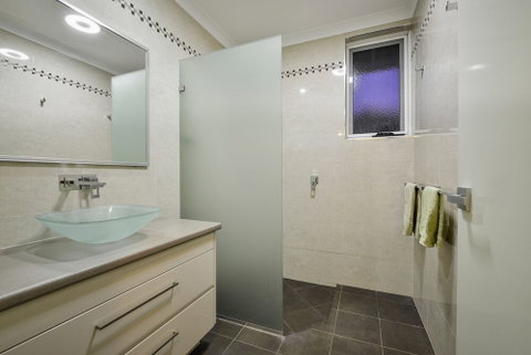13 Learmonth Street - Accommodation Gladstone 2