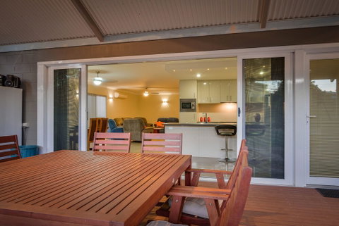 13 Learmonth Street - Accommodation Gladstone 4