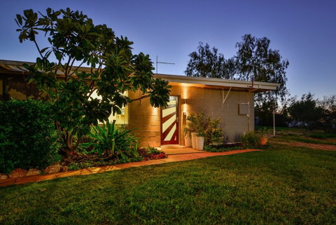 13 Learmonth Street - Accommodation Gladstone 5