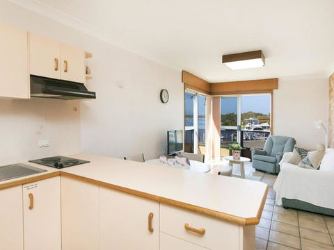 Fairholme 12 - Accommodation Gladstone 1
