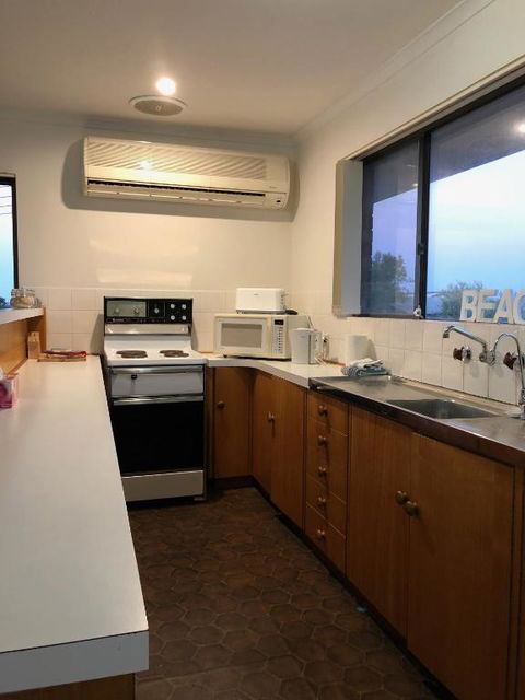 The Castle - Accommodation Gladstone 1