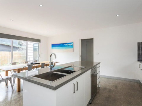 ANGLE By THE SEA Anglesea - Accommodation Gladstone 1