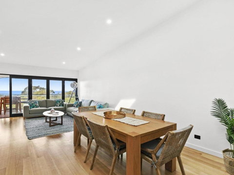 POINT BREAK NEW LISTING 2019 - Accommodation Gladstone 1