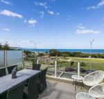 WATERFRONT THREE in the heart of Lorne - Accommodation Gladstone