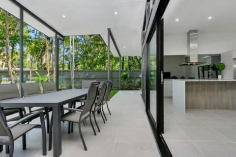 Villa Tiino Clifton Beach - Accommodation Gladstone 4
