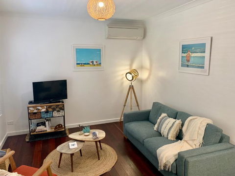 Yaringa Cottage...by The Sea - Accommodation Gladstone 3
