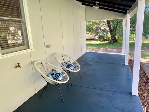 Yaringa Cottage...by The Sea - Accommodation Gladstone 5