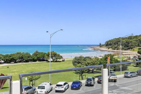 WATERFRONT SEVEN In The Heart Of Lorne - Accommodation Gladstone 3