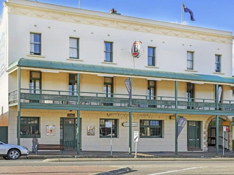 Bellara Your Home Among The Gum Trees! - Accommodation Gladstone 4