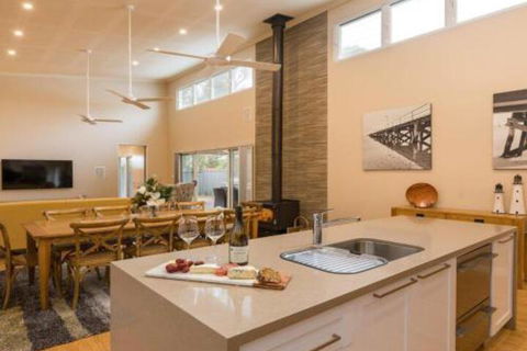 Callala Breeze Access To Indoor Community Pool - Accommodation Gladstone 0