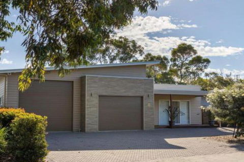 Callala Breeze Access To Indoor Community Pool - Accommodation Gladstone 4