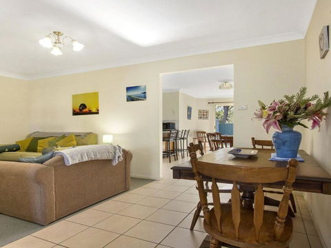 Dolphin Cottage In The Heart Of Callala Beach - Accommodation Gladstone 4