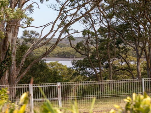 Rita Maes On The River Relax & Recharge - Accommodation Gladstone 2