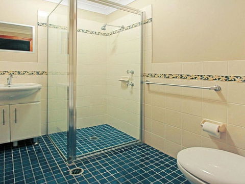 Sandlewood Breeze Spacious Entertainer - Accommodation Gladstone 3