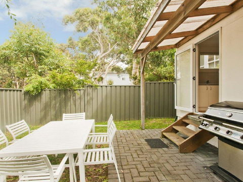 Sea Whispers A Real Native Outlook - Accommodation Gladstone 5