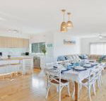 Sienna by the Sea spacious coastal getaway - Accommodation Gladstone