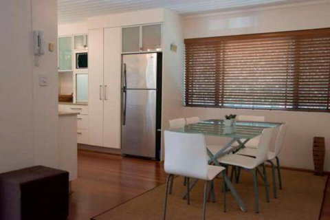 Absolute Beachfront Mooloolaba - Accommodation Gladstone 6