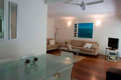 Absolute Beachfront Mooloolaba - Accommodation Gladstone 3