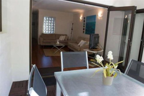 Absolute Beachfront Mooloolaba - Accommodation Gladstone 2