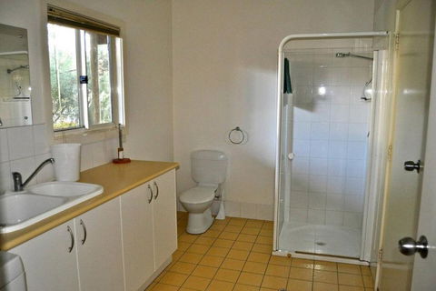 Sheoak Holiday Home - Accommodation Gladstone 2