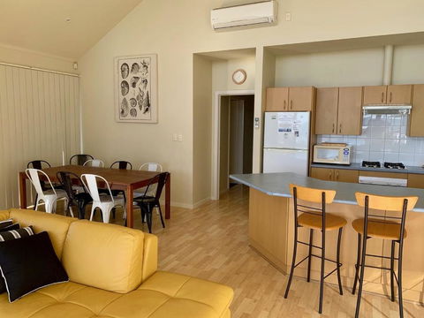 Sheoak Holiday Home - Accommodation Gladstone 5