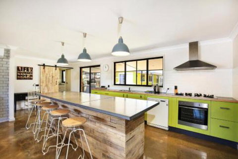 Aloha Pet & Family Friendly 10 Min Walk To Beach - Accommodation Gladstone 0