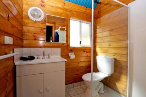 Sunnyhurst Chalets Rural Stay - Accommodation Gladstone 7