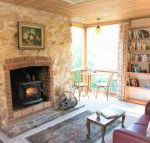 Adelaide Hills Camellia Cottage WiFi - Accommodation Gladstone