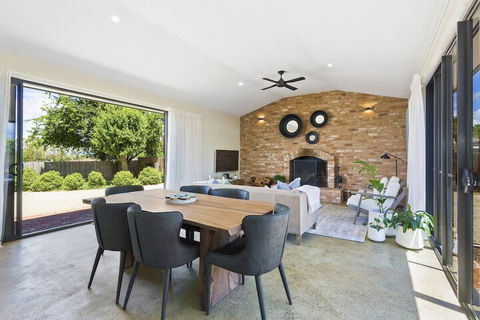 Embracing Evandale - Accommodation Gladstone 5