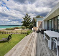 Azure Absolute Beachfront Pet Friendly - Accommodation Gladstone