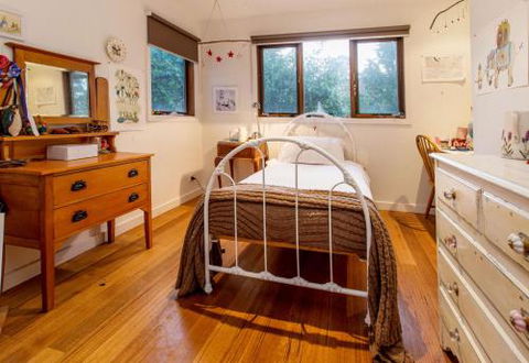 BAY VIEWS On MANNA DROMANA - Accommodation Gladstone 6