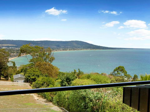 COASTAL LUXE Mt. MARTHA - Accommodation Gladstone 2