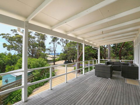 DROMANA BEACH SHACK... - Accommodation Gladstone 6