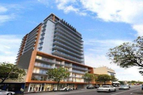 RNR Light Square - Accommodation Gladstone 0