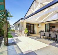 Sandy Bottom Pet Friendly 3 Min Walk to Beach - Accommodation Gladstone