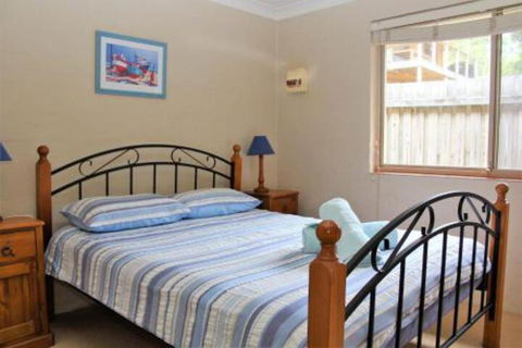 BEACHSIDE VILLA 2 - Accommodation Gladstone 3