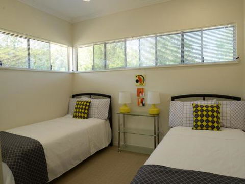 LANDSCAPE At PALM COVE - Accommodation Gladstone 3