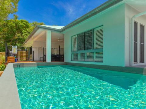 CANOPY HOUSE At PALM COVE - Accommodation Gladstone 0