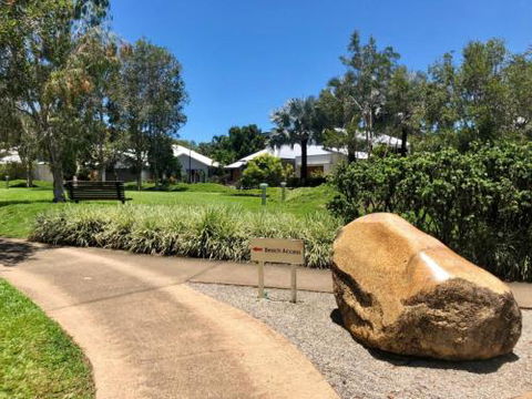 CANOPY HOUSE At PALM COVE - Accommodation Gladstone 1