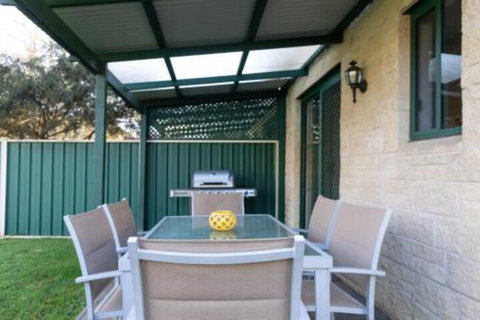 Laurens Place - Accommodation Gladstone 7