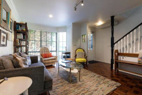 Laurens Place - Accommodation Gladstone 2