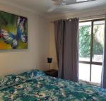 13 Coora Court Sleeps 6 pool air con pets - Accommodation Gladstone