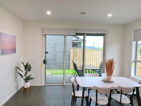 Homely Getaways In New Torquay - Accommodation Gladstone 3