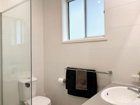 Homely Getaways In New Torquay - Accommodation Gladstone 6