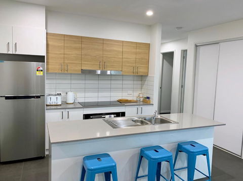 Homely Getaways In New Torquay - Accommodation Gladstone 5