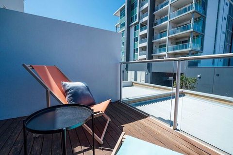 The Cove At New Port Pool Spa Sauna Gym & More - Accommodation Gladstone 6