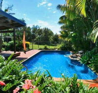 Illalangi views pool walk to beach - Accommodation Gladstone