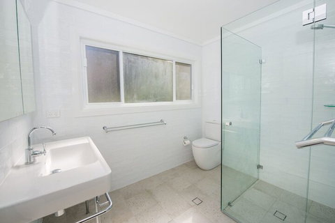 Fingal Bay Beach House 32 Lentara Street - Accommodation Gladstone 4