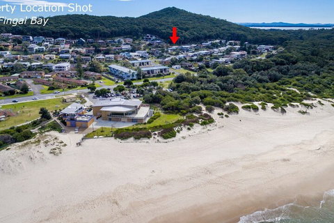 Fingal Bay Beach House 32 Lentara Street - Accommodation Gladstone 2