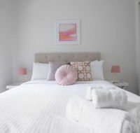 Designer Warm Homeatmooneepondsparking / wifi - Accommodation Gladstone